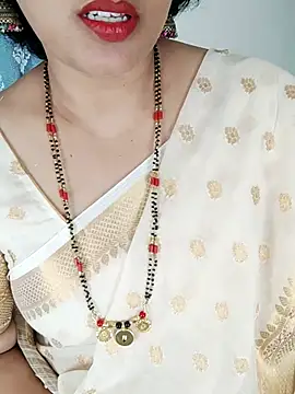 Snapshot of Indian_desi_wife chatting on 10/20/25, 03:40 Indian desi wife online show from 10/20/25, 03:40