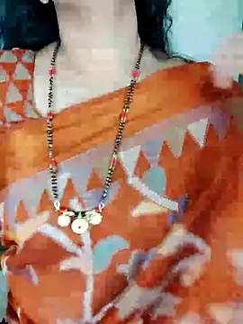 Snapshot of Indian_desi_wife chatting on 12/23/25, 03:26 Indian desi wife online show from 12/23/25, 03:26