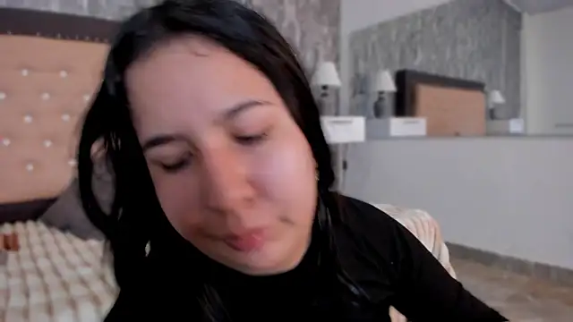 Lia sarahi online show from 10/26/25, 12:22