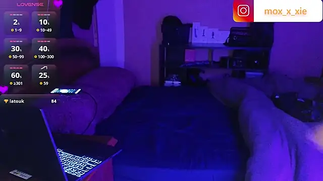 Moxxxie online show from 04/25/26, 03:09