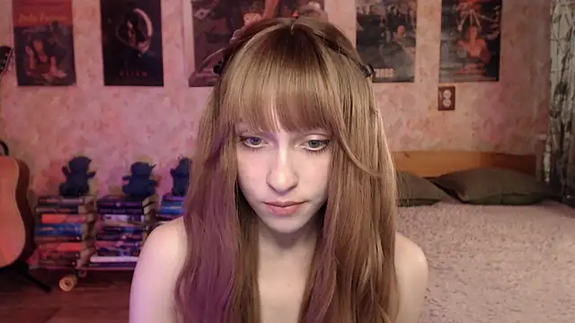 Friendly Ellie online show from 04/25/26, 01:30