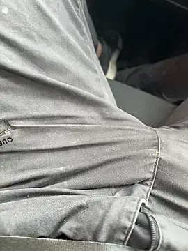 Snapshot of agitnizci13 chatting on 12/16/24, 12:16 agitnizci13 online show from 12/16/24, 12:16