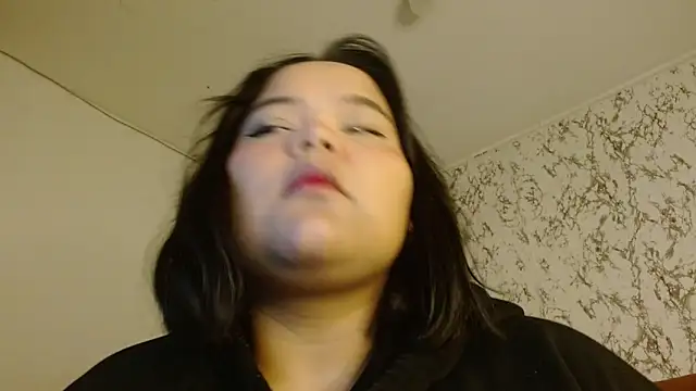 Snapshot of sexychubby___ chatting on 12/15/25, 02:38 sexychubby online show from 12/15/25, 02:38