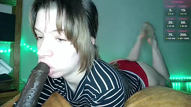 Snapshot of cruellagoth666 chatting on 10/16/25, 10:05 cruellagoth666 online show from 10/16/25, 10:05
