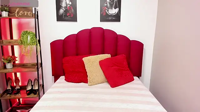 Snapshot of Ashleyyrobert chatting on 12/13/24, 12:17 Ashleyyrobert online show from 12/13/24, 12:17