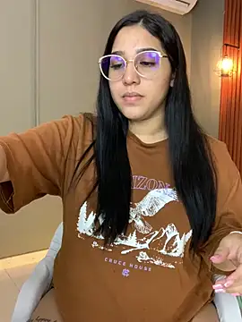 Snapshot of Amandanauty chatting on 12/18/24, 11:08 Amandanauty online show from 12/18/24, 11:08