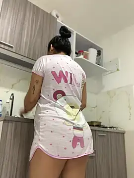 Snapshot of Amandanauty chatting on 12/29/24, 06:05 Amandanauty online show from 12/29/24, 06:05