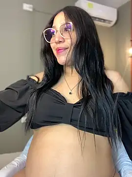 Snapshot of Amandanauty chatting on 12/31/24, 04:49 Amandanauty online show from 12/31/24, 04:49