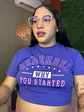 Snapshot of Amandanauty chatting on 01/12/25, 10:54 Amandanauty online show from 01/12/25, 10:54