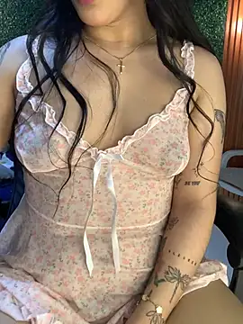 Snapshot of Amandanauty chatting on 10/24/25, 08:11 Amandanauty online show from 10/24/25, 08:11