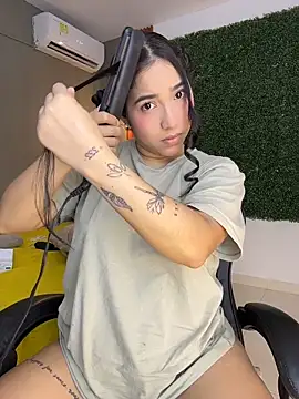 Snapshot of Amandanauty chatting on 12/14/25, 07:25 Amandanauty online show from 12/14/25, 07:25