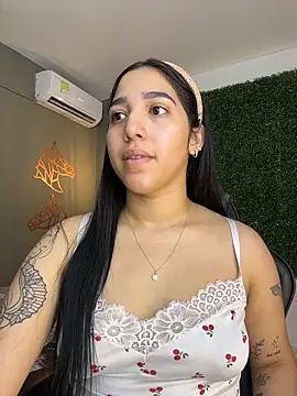 Snapshot of Amandanauty chatting on 12/19/25, 08:21 Amandanauty online show from 12/19/25, 08:21