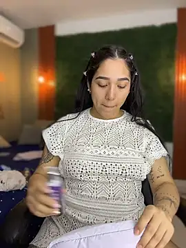 Snapshot of Amandanauty chatting on 01/09/26, 04:37 Amandanauty online show from 01/09/26, 04:37