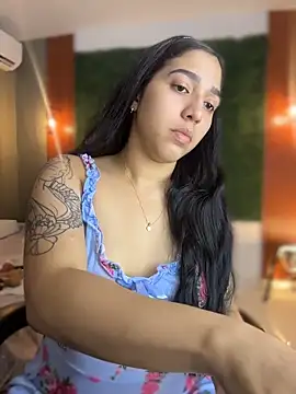 Snapshot of Amandanauty chatting on 02/25/26, 04:11 Amandanauty online show from 02/25/26, 04:11