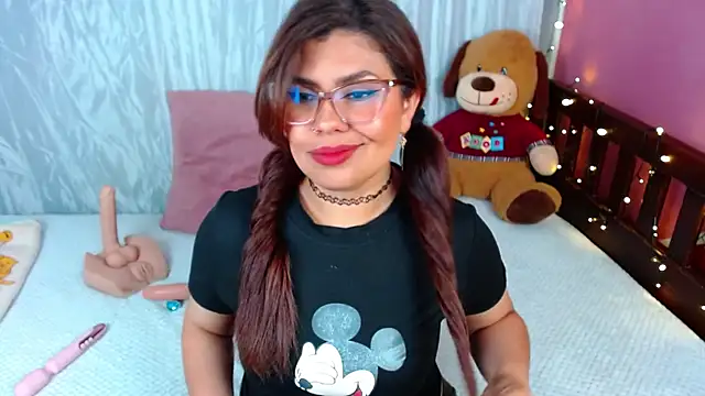 Snapshot of Queenamazon1 chatting on 10/27/25, 03:16 Queenamazon1 online show from 10/27/25, 03:16