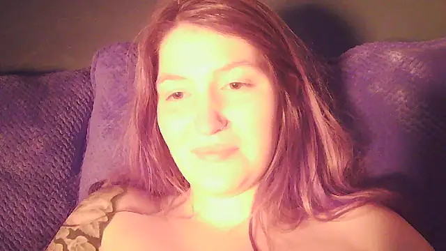 Snapshot of Angelk43 chatting on 01/15/26, 06:40 Angelk43 online show from 01/15/26, 06:40