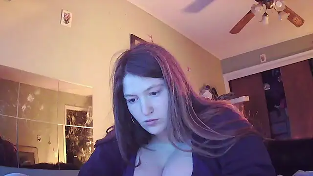 Snapshot of Angelk43 chatting on 05/03/26, 05:13 Angelk43 online show from 05/03/26, 05:13