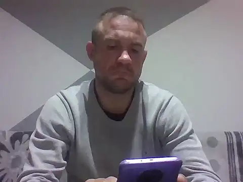 Snapshot of aroj95 chatting on 04/02/26, 07:11 aroj95 online show from 04/02/26, 07:11