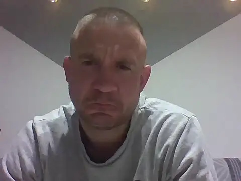 Snapshot of aroj95 chatting on 04/27/26, 10:41 aroj95 online show from 04/27/26, 10:41