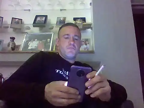 Snapshot of aroj95 chatting on 05/02/26, 01:32 aroj95 online show from 05/02/26, 01:32
