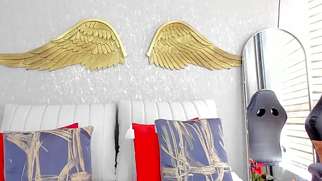 Snapshot of EmmaFerrary chatting on 02/20/26, 05:46 EmmaFerrary online show from 02/20/26, 05:46