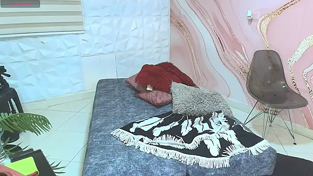 cintiagreyx online show from 02/20/25, 03:08