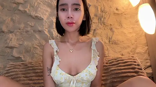 Snapshot of GenesisCastillano chatting on 07/19/26, 06:50 GenesisCastillano online show from 07/19/26, 06:50