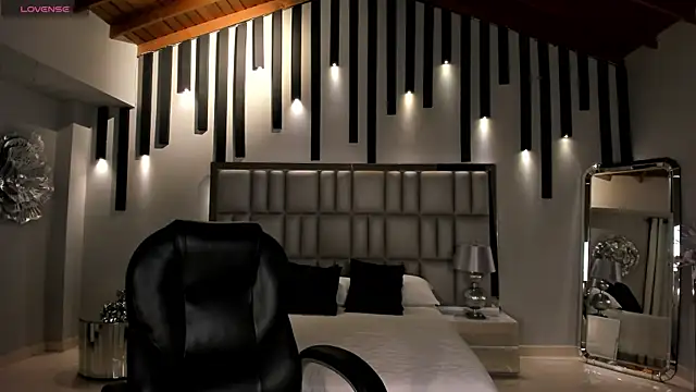 NickyLawson online show from 11/30/25, 11:20