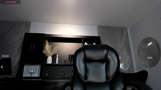 Snapshot of NickyLawson chatting on 04/24/26, 04:04 NickyLawson online show from 04/24/26, 04:04