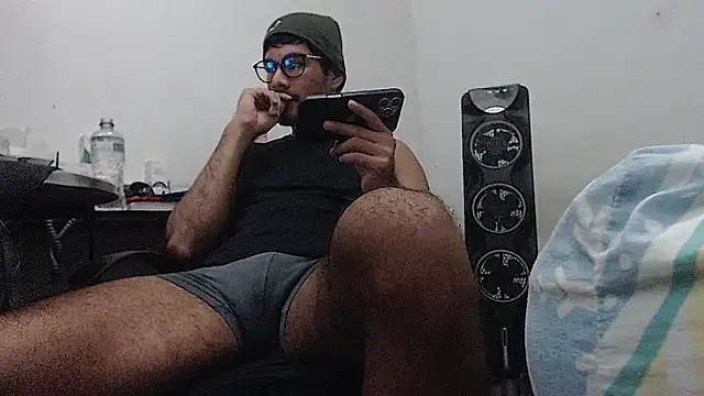 Snapshot of x-sebastian chatting on 01/19/26, 01:09 x-sebastian online show from 01/19/26, 01:09