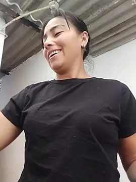 Snapshot of hanna_girl21 chatting on 11/12/25, 07:35 hanna girl21 online show from 11/12/25, 07:35