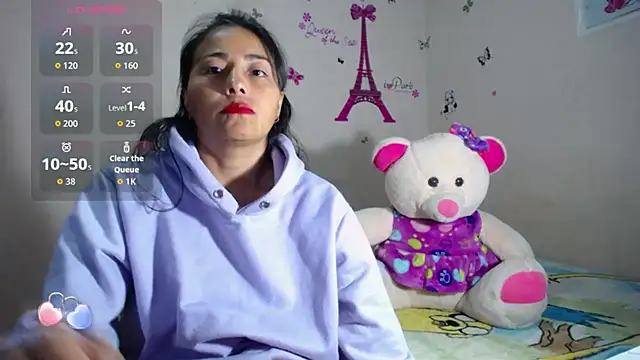 Snapshot of hanna_girl21 chatting on 11/15/25, 12:30 hanna girl21 online show from 11/15/25, 12:30