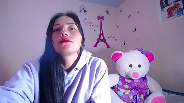 Snapshot of hanna_girl21 chatting on 11/27/25, 01:35 hanna girl21 online show from 11/27/25, 01:35