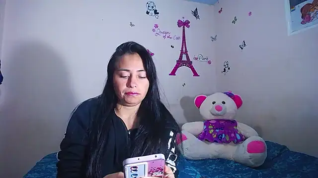 Snapshot of hanna_girl21 chatting on 01/11/26, 01:32 hanna girl21 online show from 01/11/26, 01:32