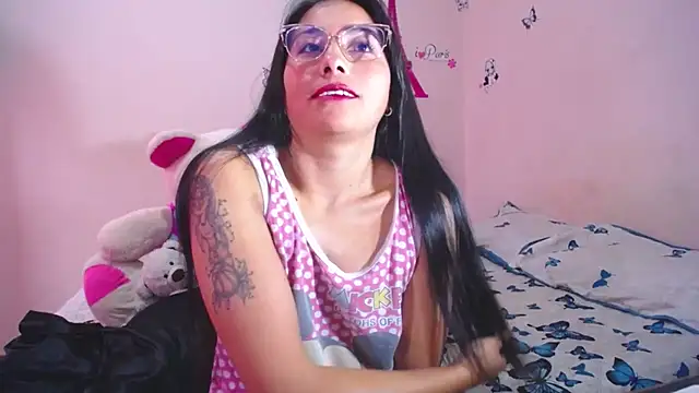 Snapshot of hanna_girl21 chatting on 02/19/26, 12:01 hanna girl21 online show from 02/19/26, 12:01