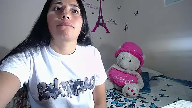 Snapshot of hanna_girl21 chatting on 03/11/26, 01:22 hanna girl21 online show from 03/11/26, 01:22