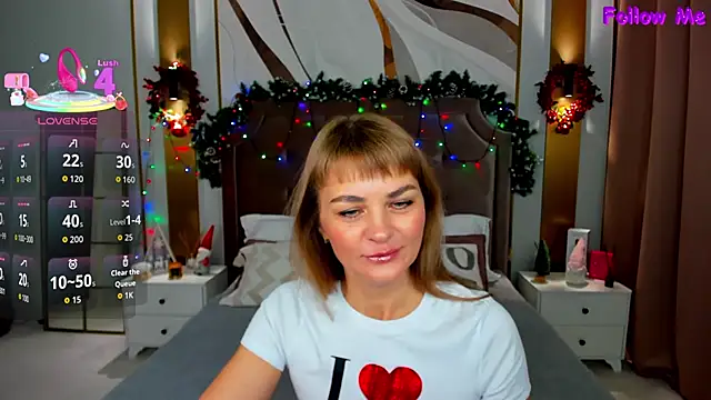 Snapshot of annasimonsj chatting on 12/23/25, 01:03 annasimonsj online show from 12/23/25, 01:03