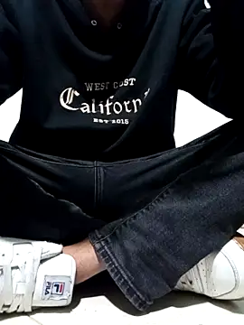 stifen  online show from 12/17/25, 01:55