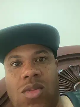 Snapshot of Iced_cloudz chatting on 01/14/26, 03:39 Iced cloudz online show from 01/14/26, 03:39