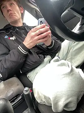 Snapshot of utoopia777 chatting on 03/12/25, 01:40 utoopia777 online show from 03/12/25, 01:40