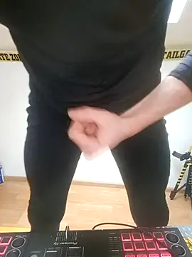 Snapshot of utoopia777 chatting on 02/09/26, 07:56 utoopia777 online show from 02/09/26, 07:56