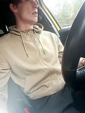 Snapshot of utoopia777 chatting on 04/04/26, 10:13 utoopia777 online show from 04/04/26, 10:13