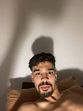 Snapshot of Hermanooooooo chatting on 12/16/24, 12:59 Hermanooooooo online show from 12/16/24, 12:59