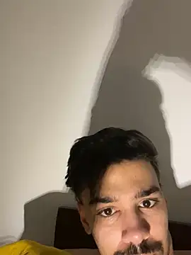 Snapshot of Hermanooooooo chatting on 03/22/25, 08:29 Hermanooooooo online show from 03/22/25, 08:29