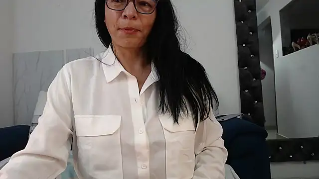 Snapshot of kimberlybirdx chatting on 02/04/26, 11:27 kimberlybirdx online show from 02/04/26, 11:27