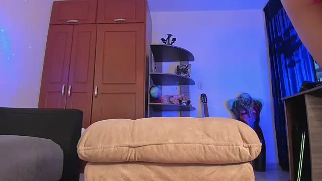 Snapshot of syd_onfire chatting on 01/28/25, 05:43 syd onfire online show from 01/28/25, 05:43