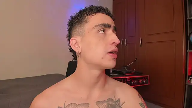 Snapshot of syd_onfire chatting on 02/09/25, 06:01 syd onfire online show from 02/09/25, 06:01