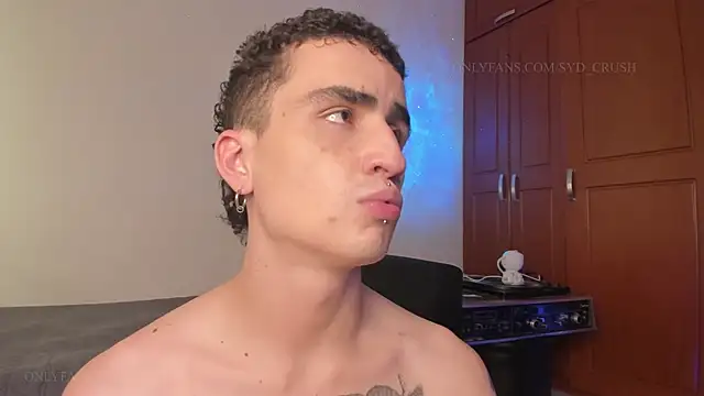 Snapshot of syd_onfire chatting on 03/15/25, 06:03 syd onfire online show from 03/15/25, 06:03