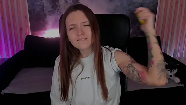 Snapshot of JennyDens chatting on 01/10/25, 03:39 JennyDens online show from 01/10/25, 03:39