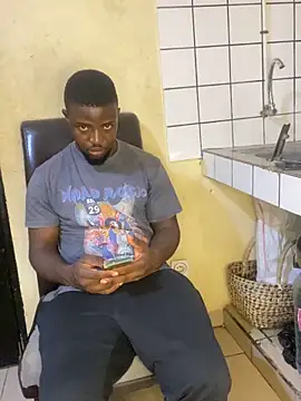 Snapshot of vannycov chatting on 10/02/25, 12:17 vannycov online show from 10/02/25, 12:17